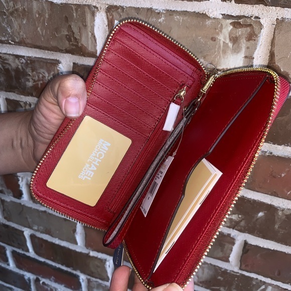 OFFERS? NEW Michael Kors LG Phone Wristlet Wallet - Picture 5 of 5